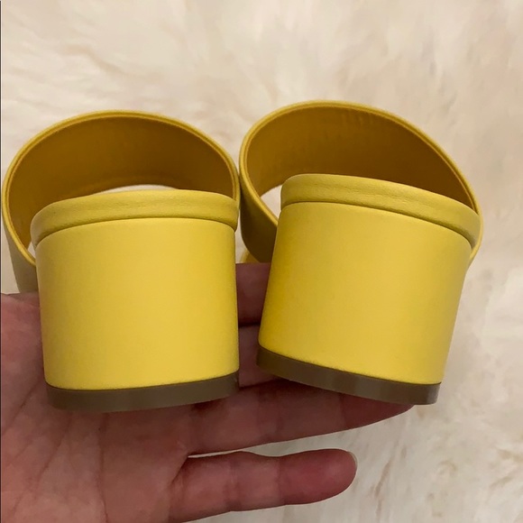 ❤️SOLD❤️Mansur Gavriel Yellow Sandals - Picture 9 of 10